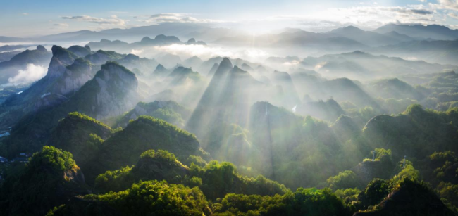 福建连城：文旅会通绘就“冠豸山水·无价之宝”新画卷