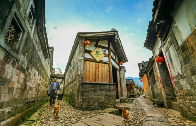 福建连城：文旅会通绘就“冠豸山水·无价之宝”新画卷