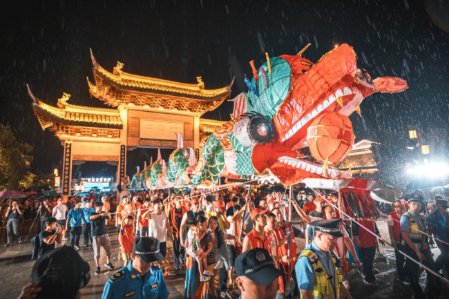 福建连城：文旅会通绘就“冠豸山水·无价之宝”新画卷