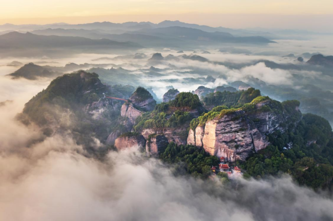 福建连城：文旅会通绘就“冠豸山水·无价之宝”新画卷